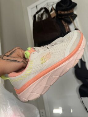 Skechers Women’s Light Pink and Coral GOrun Walker 2.0 Sneaker